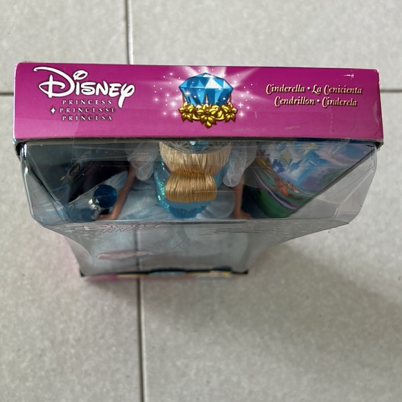 RARE 2006 MATTEL PRINCESS CINDERELLA BARBIE - Picture 5 of 7